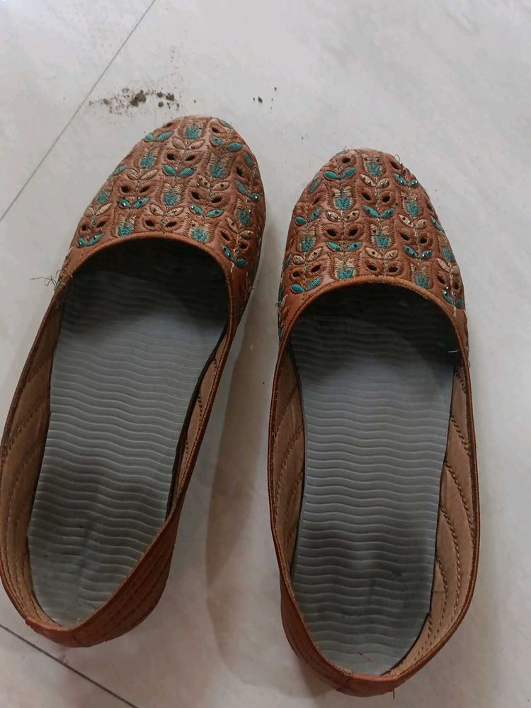 Juttie Embroidery