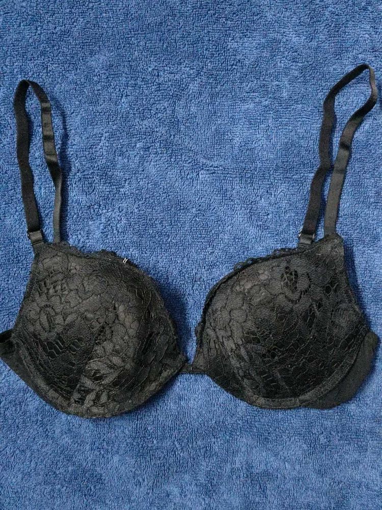 32C Black Lace