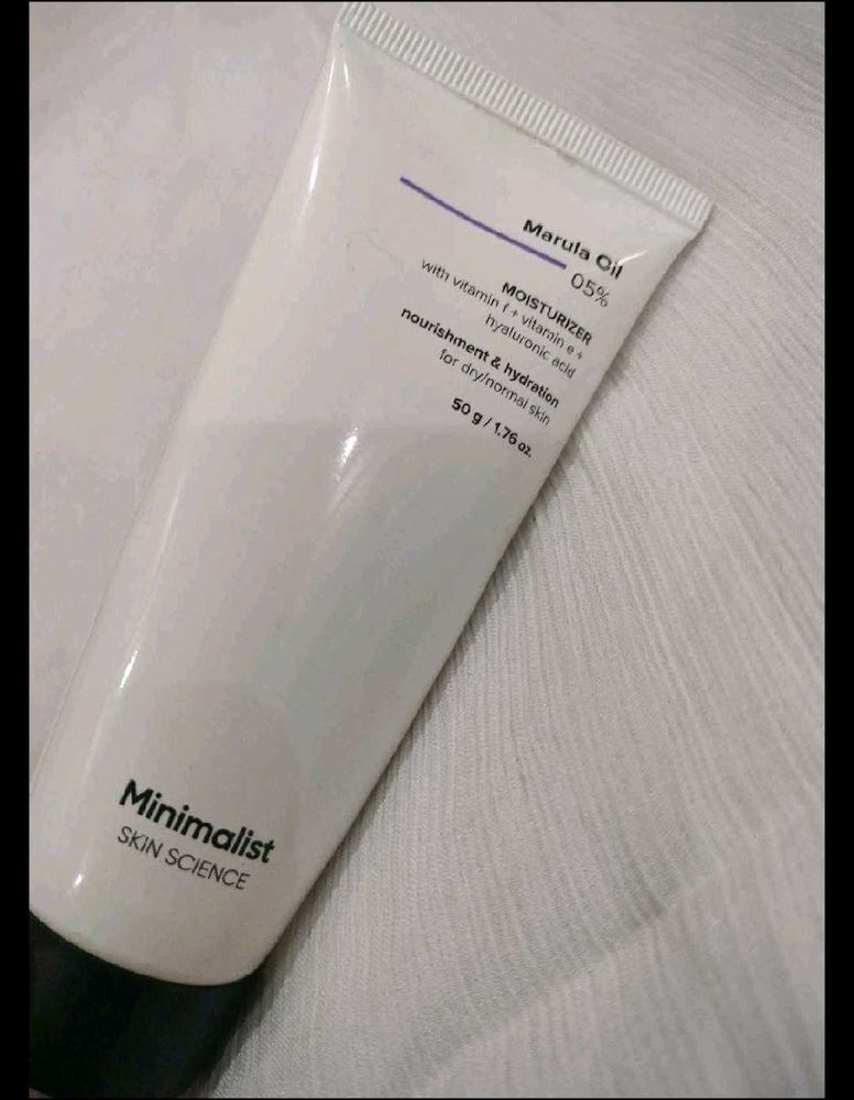 Minimalist Marula Oil Moisturizer