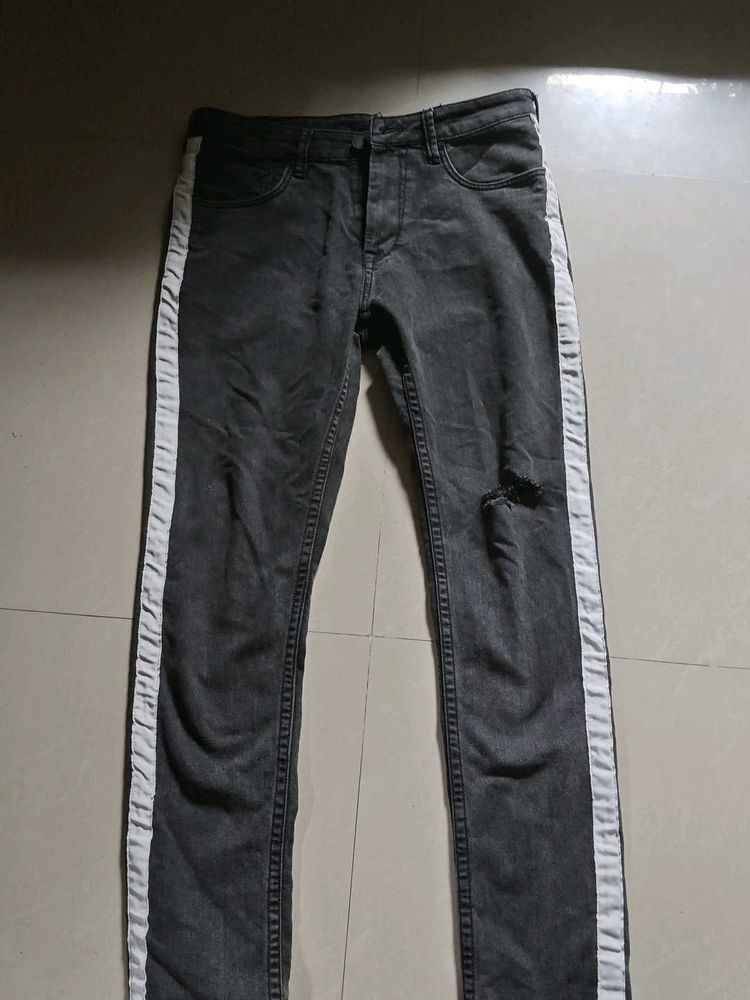 Stylish Men&#39;s Distressed Grey Denim Jeans