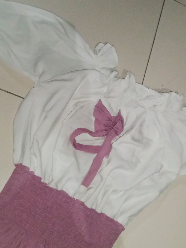 A Cute Pink N White Top🎀💓