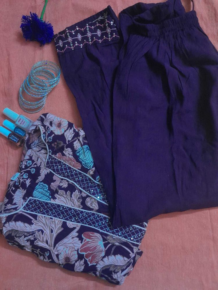 Floral Embroidered Kurti Set