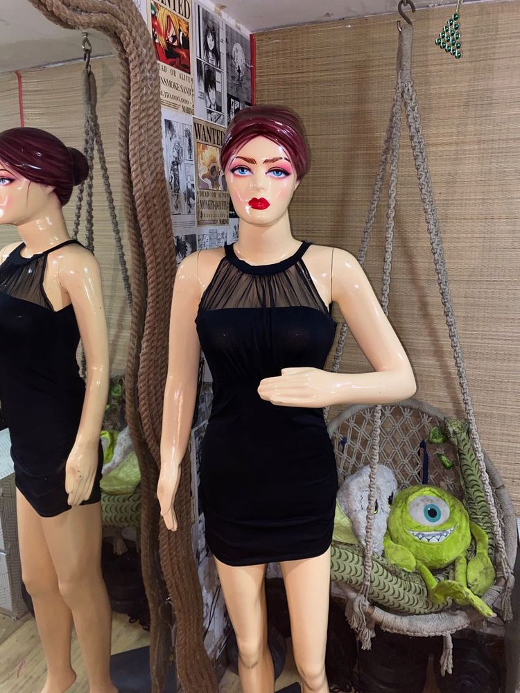 Sleeveless Black Party Dress