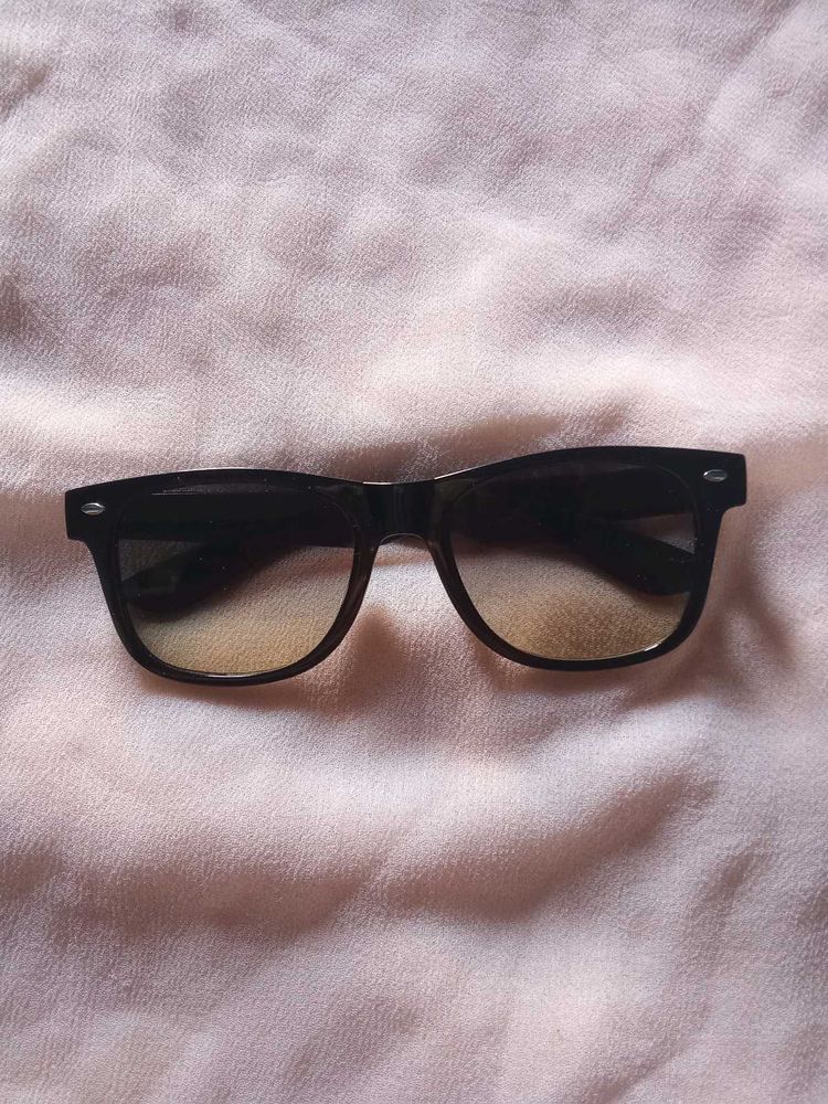 Black Framed Sunglasses
