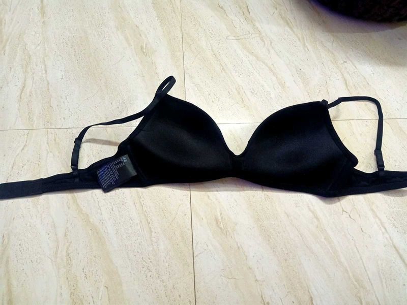H &amp; M women's Comfy Black Bra