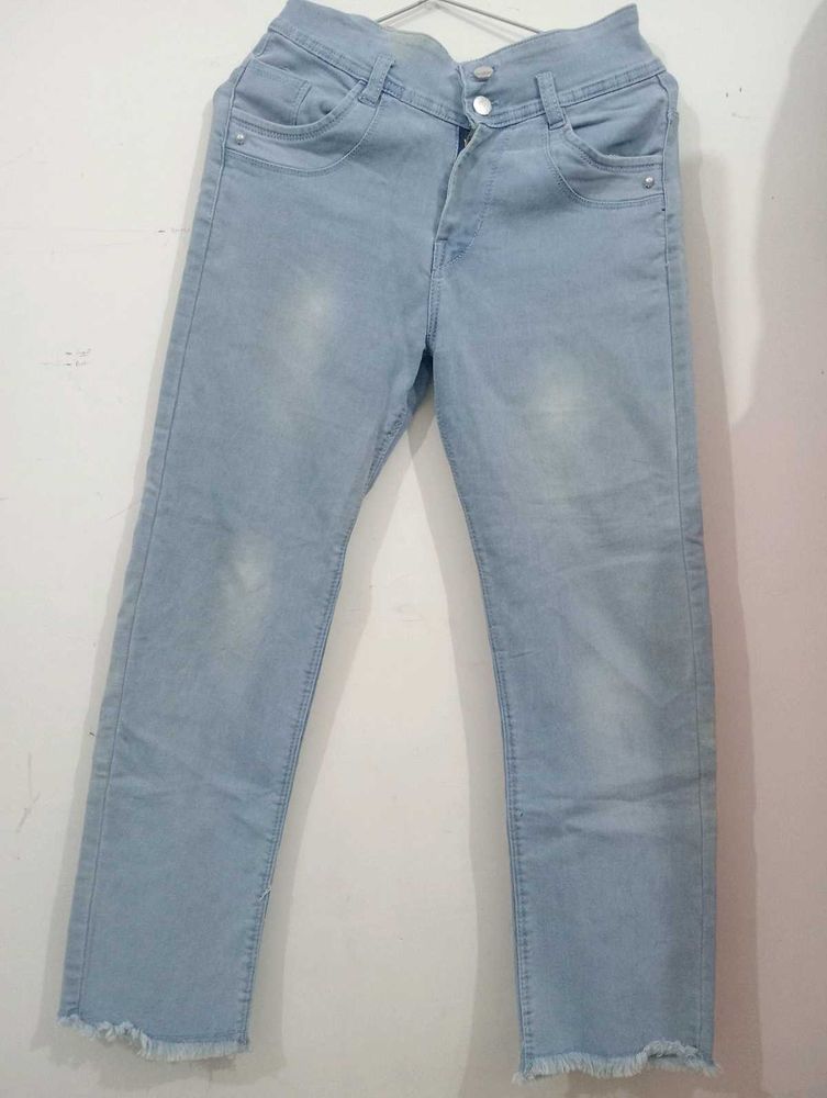 Light Wash Cropped Jeans