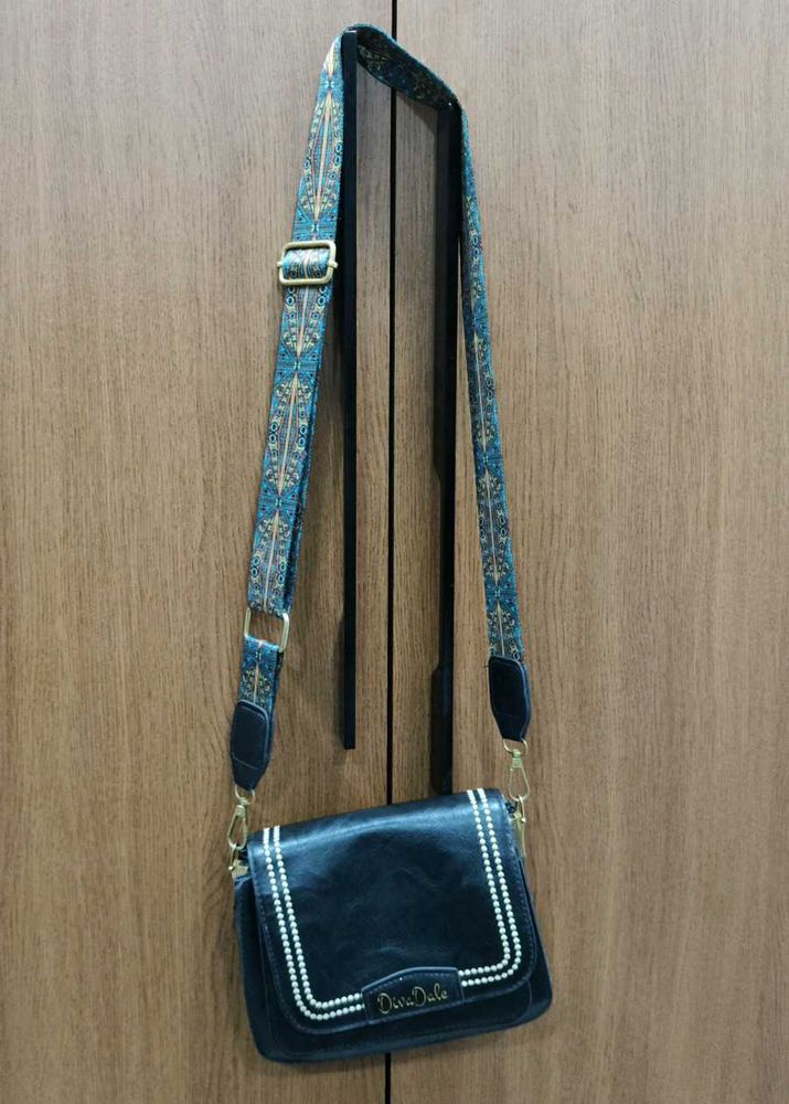 Diva Dale Sling Bag