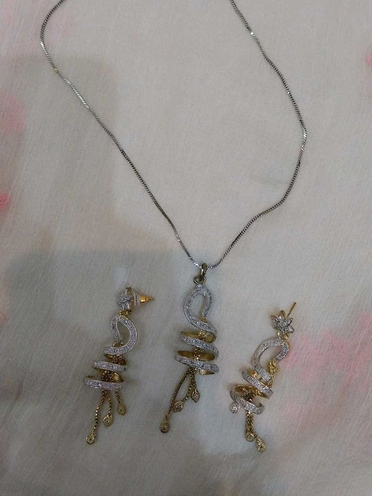 Elegant Necklace &amp; Earring Set