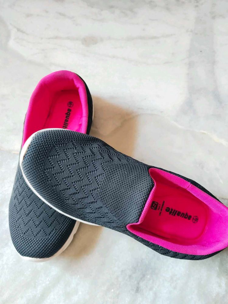 Sports Shoes