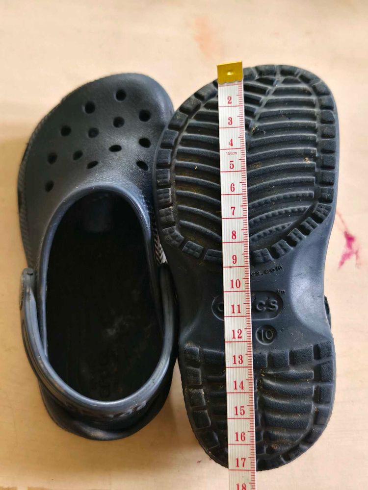 Kids Crocs - Black 4-5 years