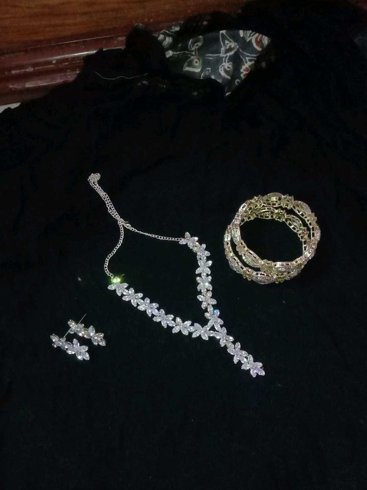 Stone Necklace With Earrings &amp; Bangles