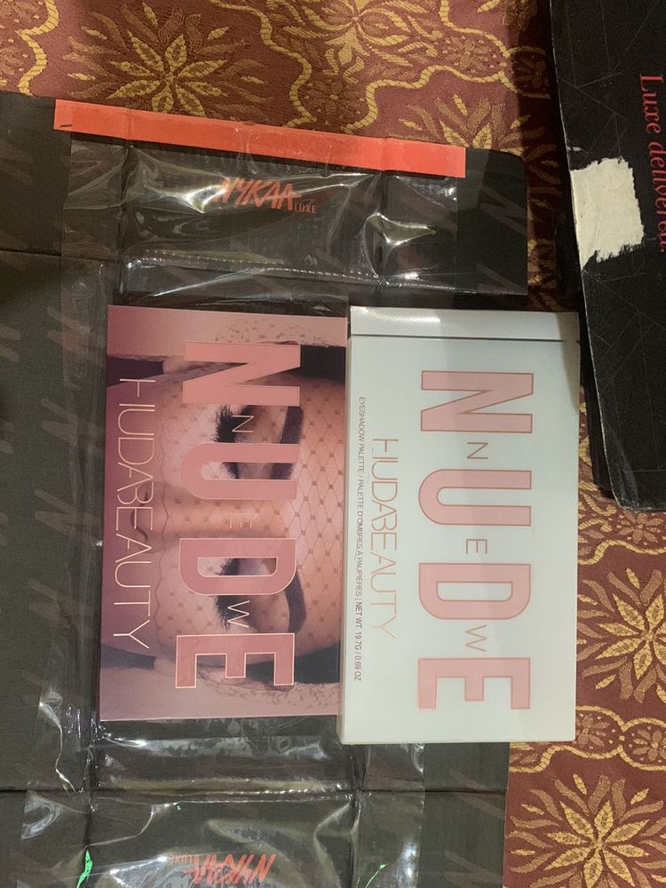 Original Huda Beauty Eye Shadow Pallete