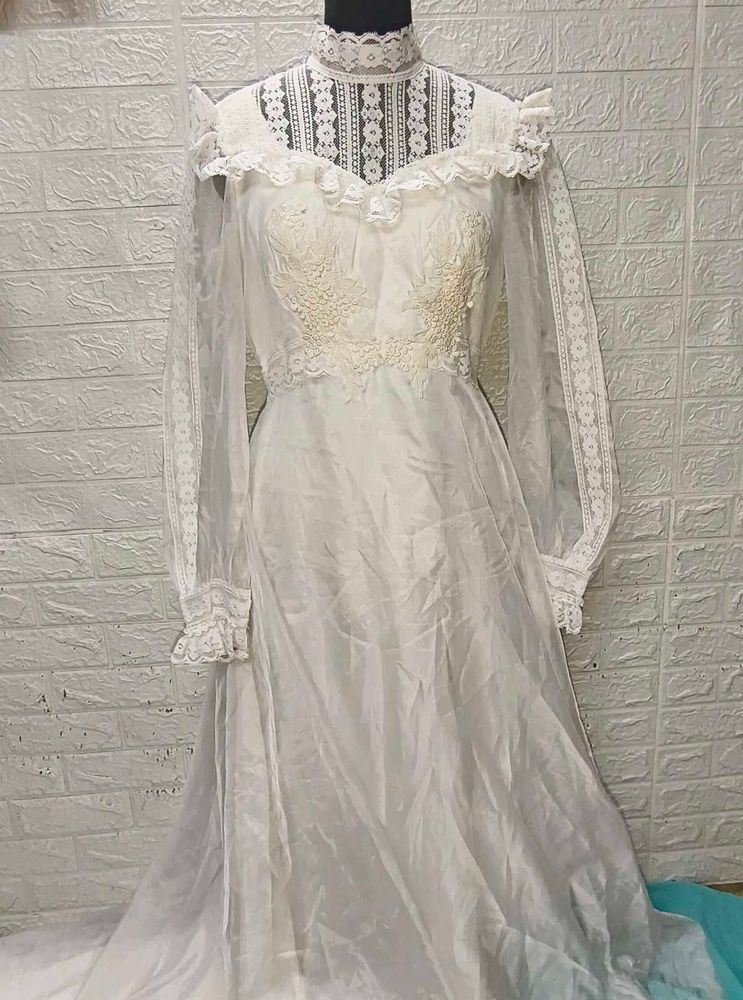 Lace Vintage Wedding Dress/ Gown