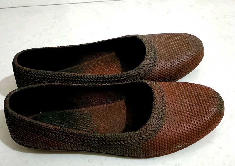 Rubber Jutti