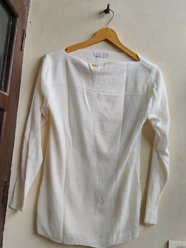 White Wollen Top