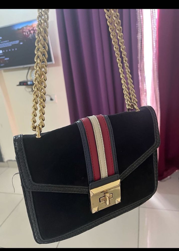 Aldo Chic Black &amp; Gold Chain Shoulder Bag