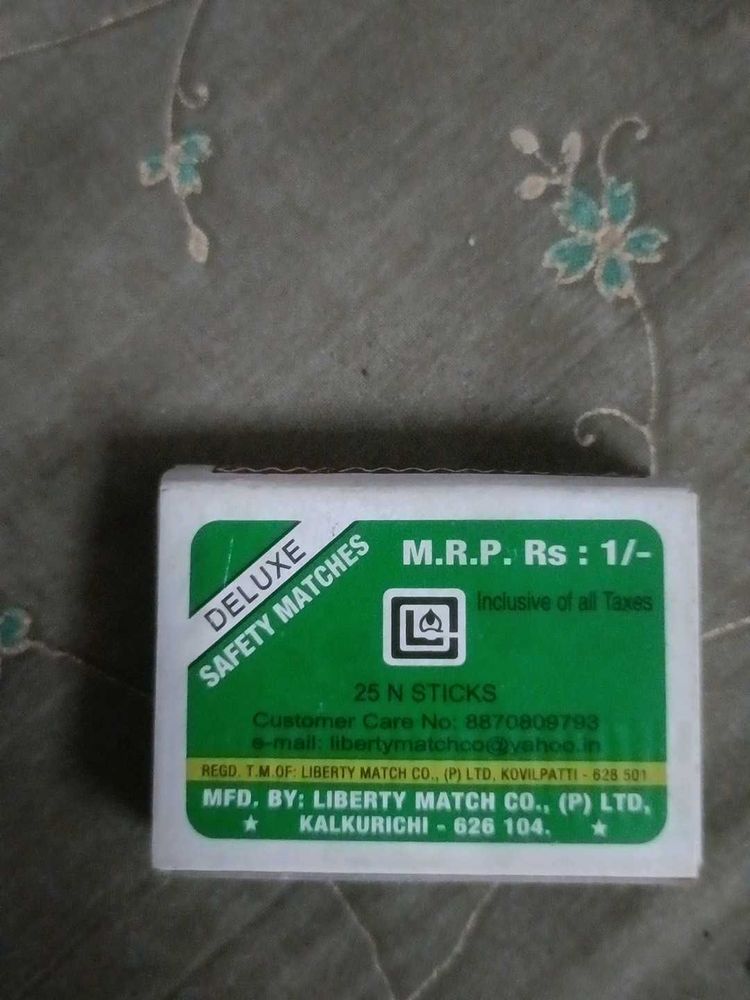 Deluxe Safety Matches