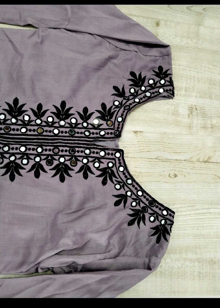 Embroidered Pakistani Kurta Set