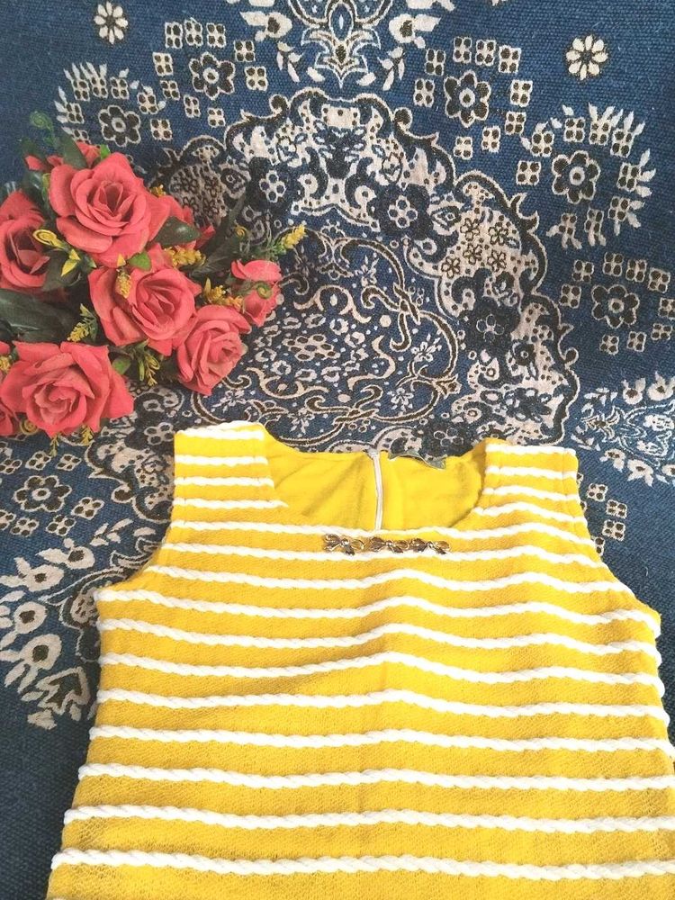 Stretchable And Preety Top
