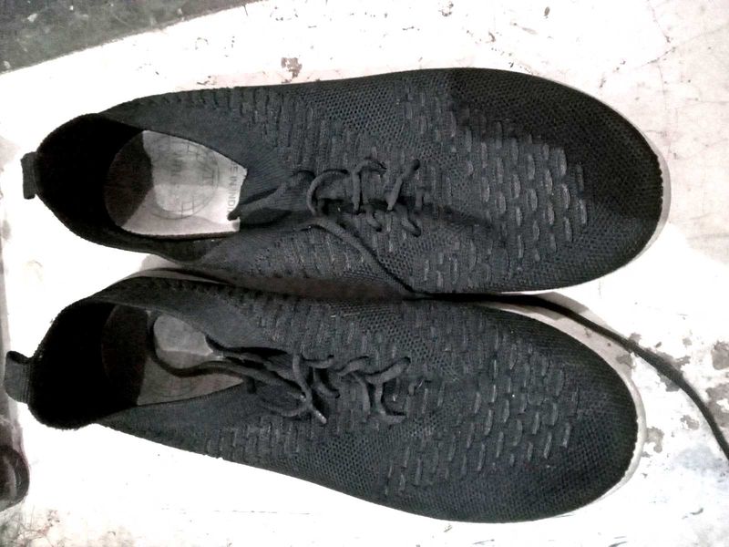 Black Sneakers (Shoes)