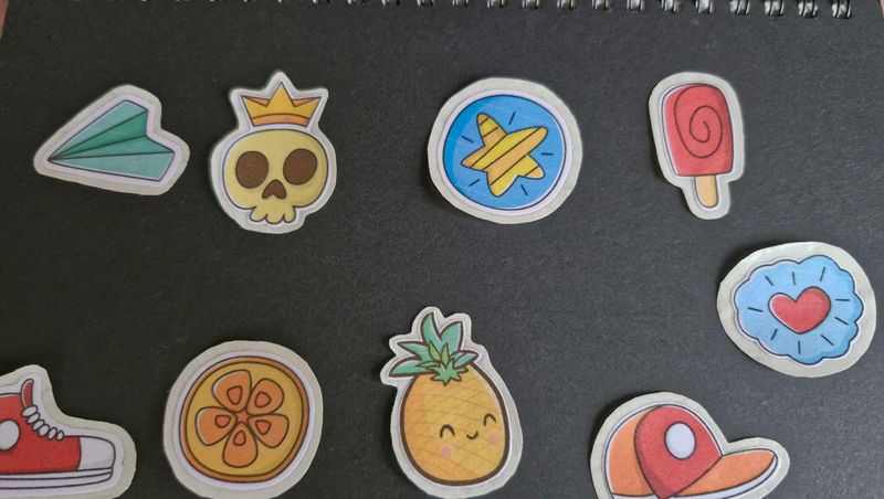 9 PCs Of Glossy Stickers