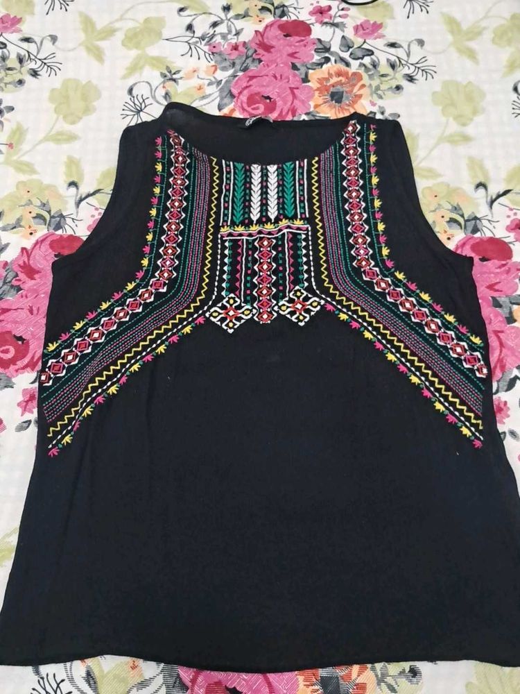 Embroidered Sleeveless Tank Top