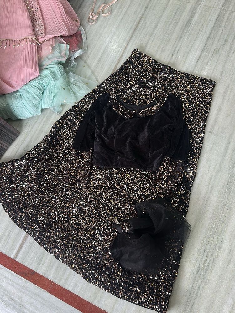 Sequin Lehenga Choli Set (M)