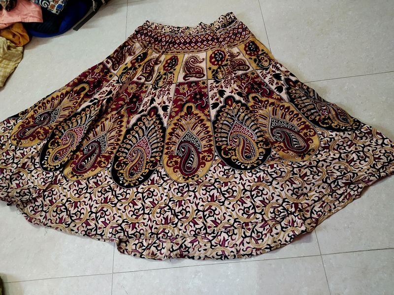 Woman&#39;s Long Skirt
