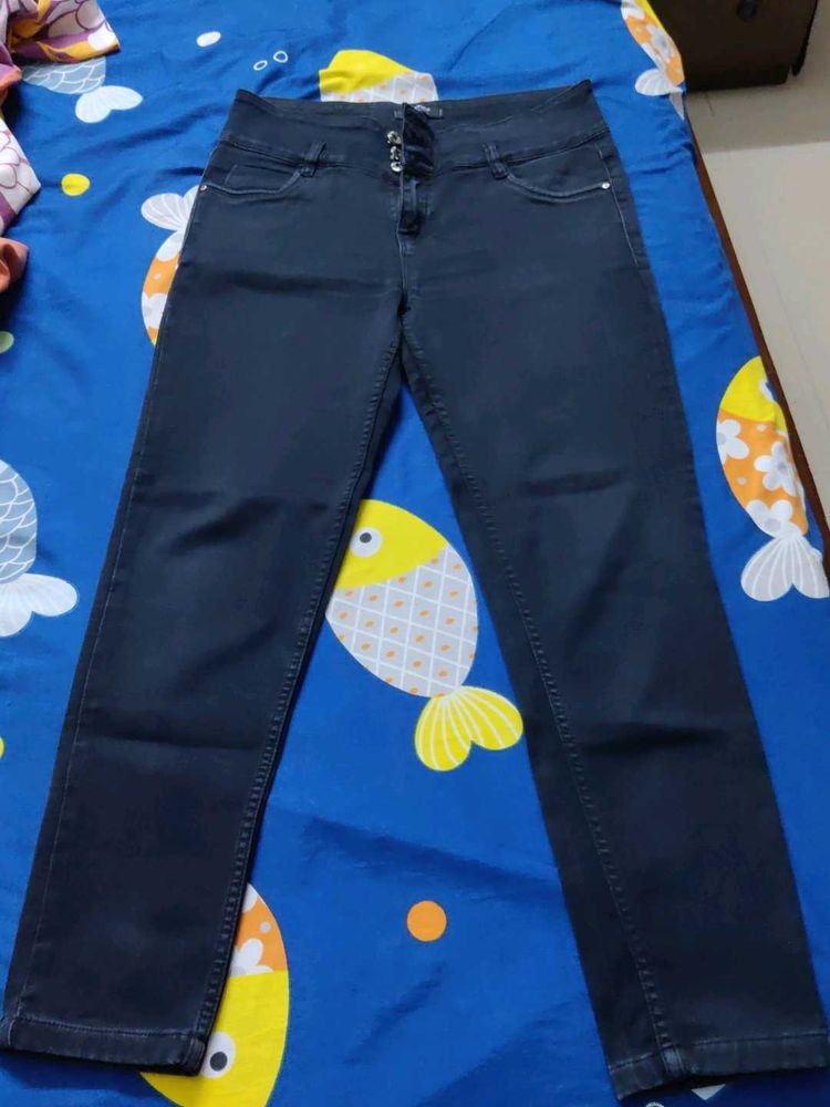 Stylish Dark Wash Jeans