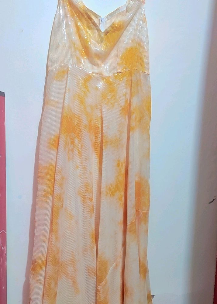 Yellow 🟡Sequience Print All Over Long Gown