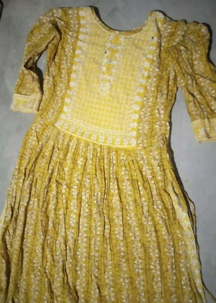 Elegant Yellow Embroidered Kurta