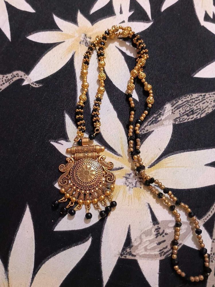 Elegant Gold-Tone Necklace