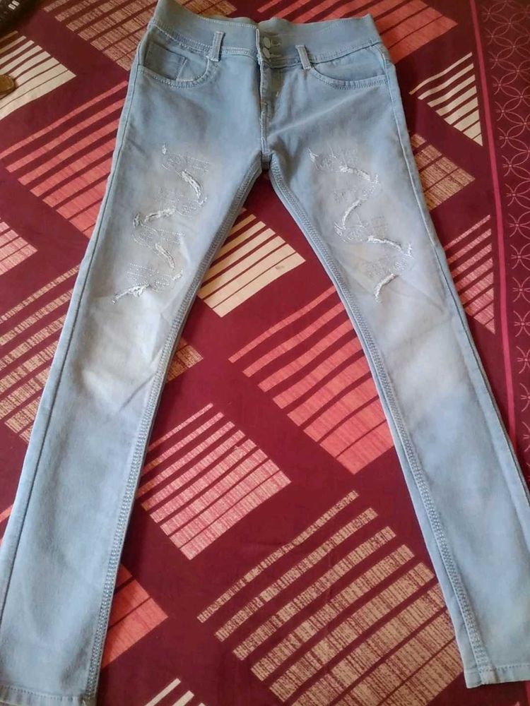 New Light Distressed Jeans