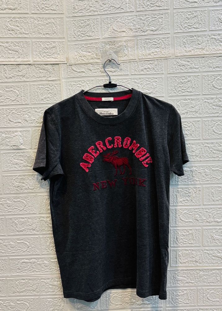 🇬🇧 Abercrombie &amp; Fitch Imported Tshirt