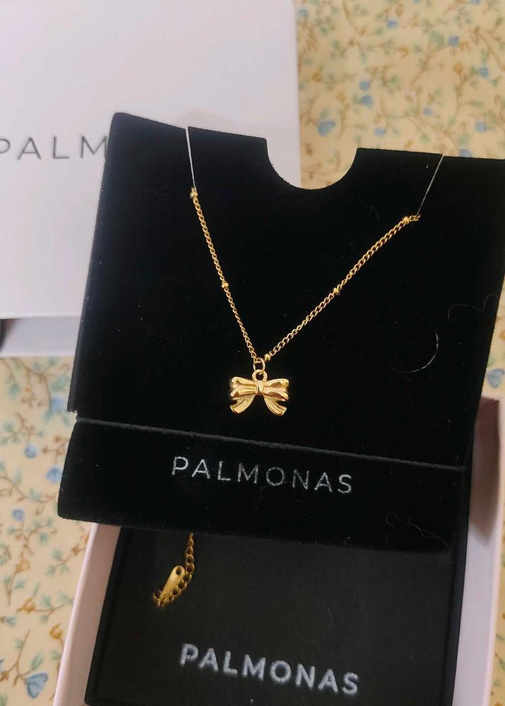 Palmonas Bow Necklace