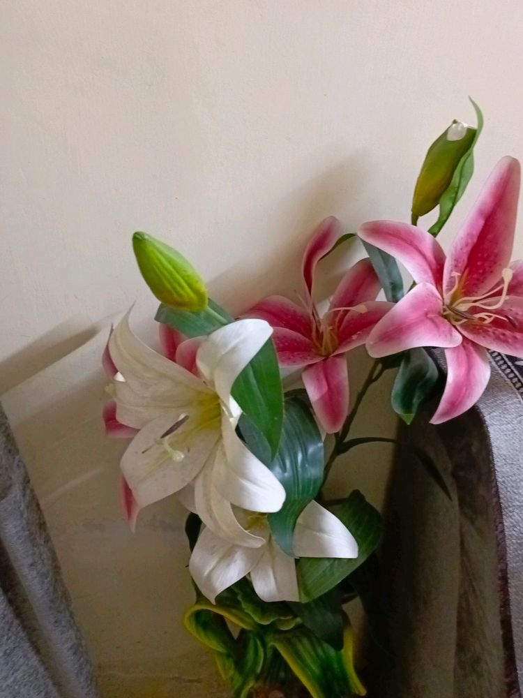 Artificial Lily Flowers