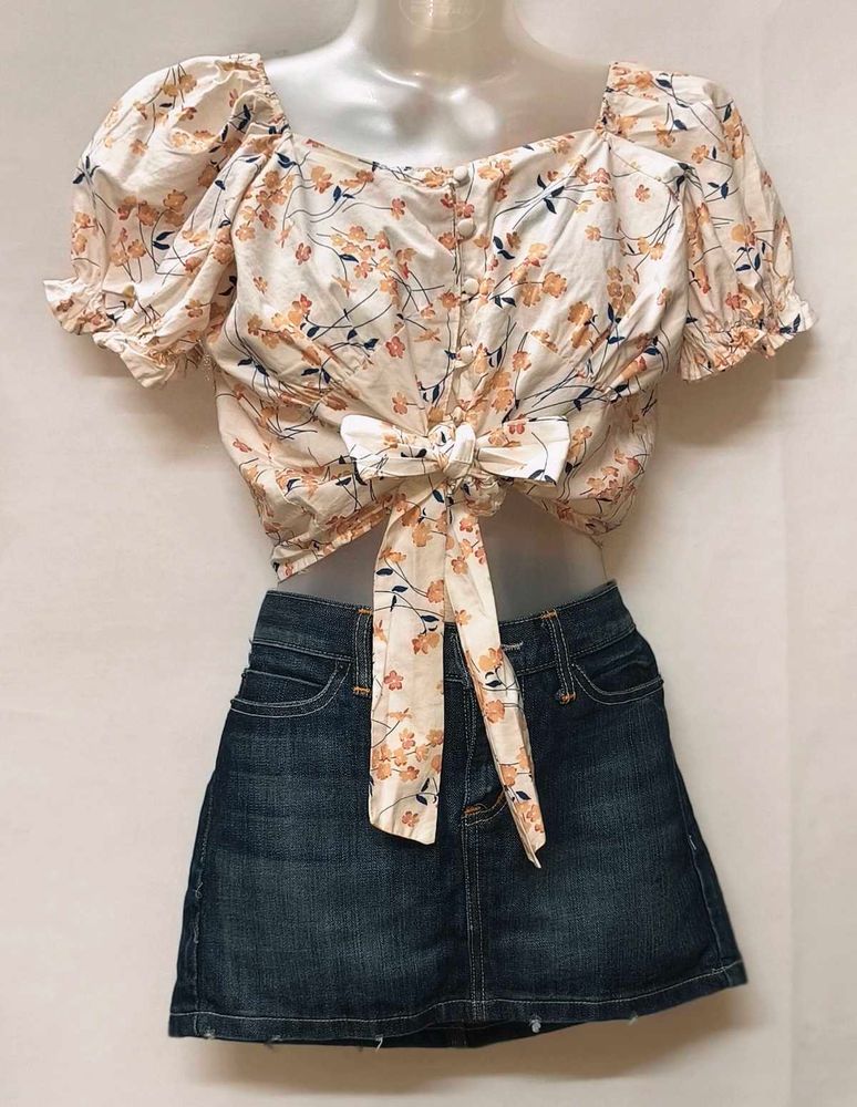 Floral Crop Top Size Small/ Fixed Price.