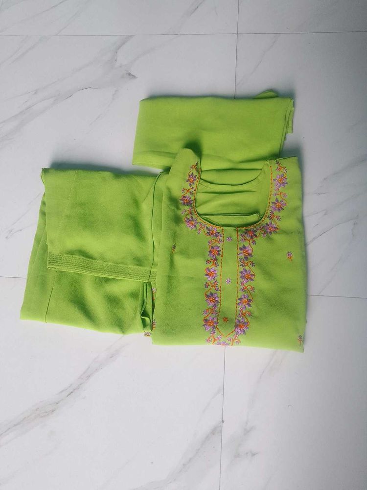Elegant Green Embroidered Kurta Set