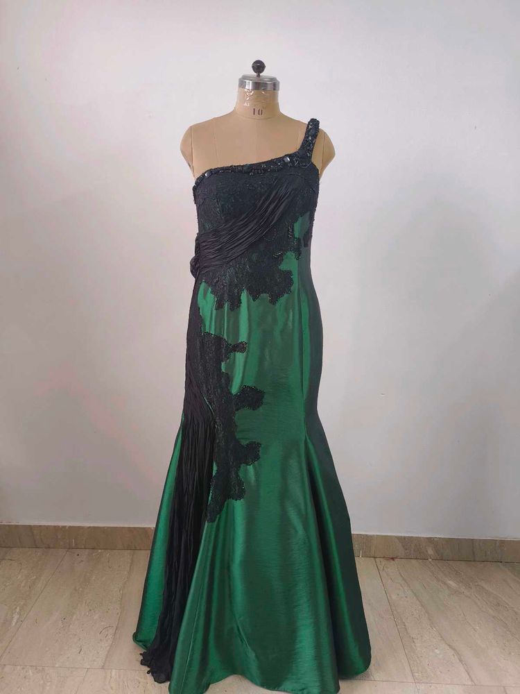 Emerald &amp; Black One-Shoulder Gown