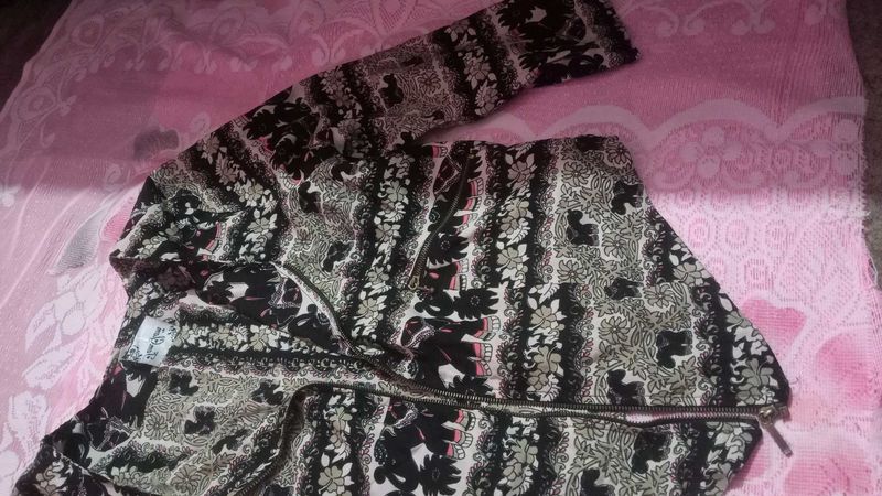 Girls Ethnic/Tribal Printed Shrug