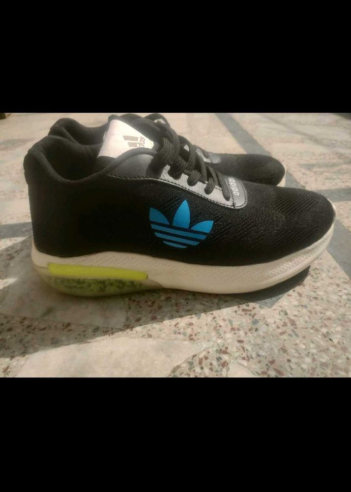 Adidas Shoes 👟 UK 9