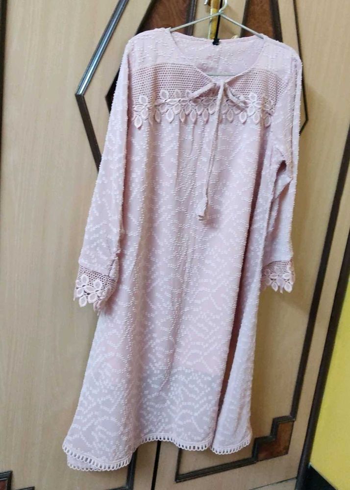 Elegant Pink Embroidered Kurta