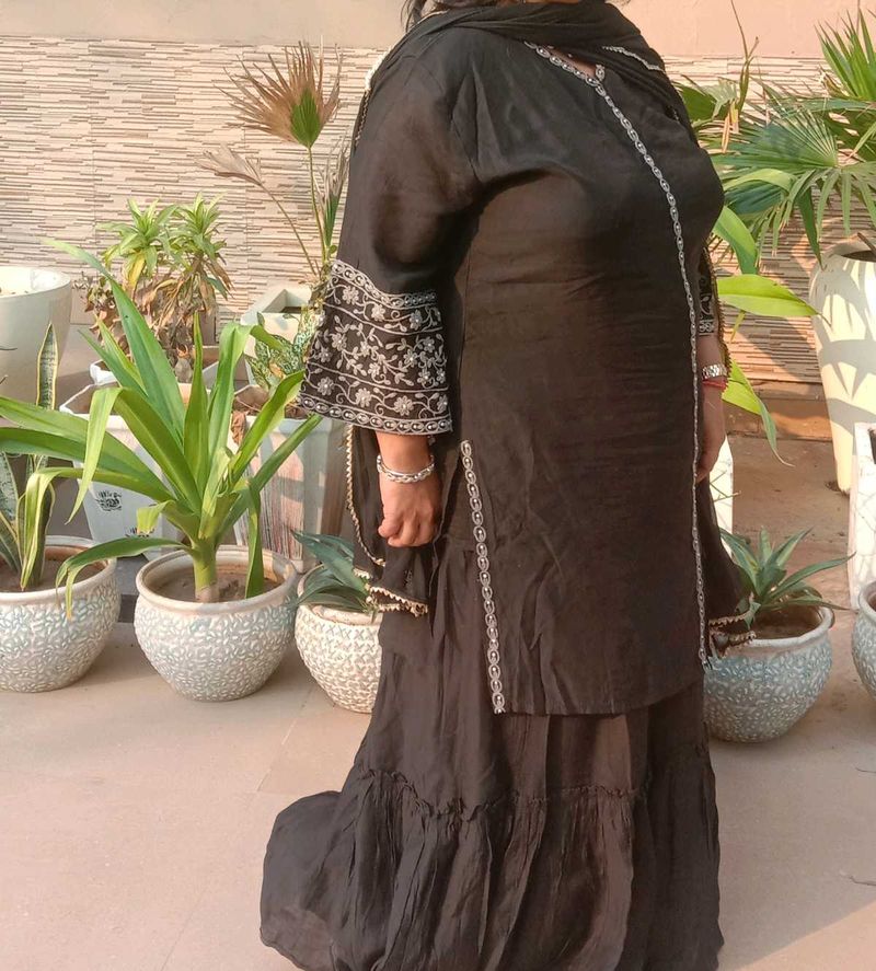 Elegant Black Embroidered Kurta Set with dupatta