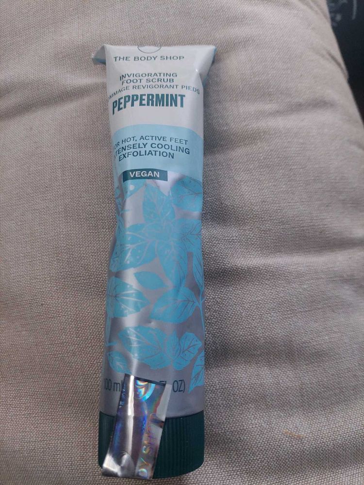 Bodyshop Peppermint Foot Scrub