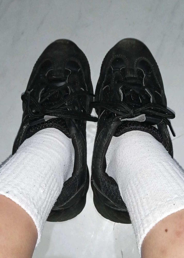 Black Sports Shoes