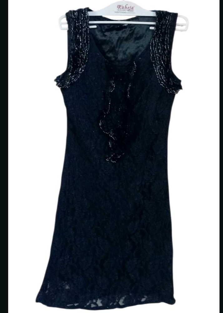 Globus Elegant Black Lace Dress