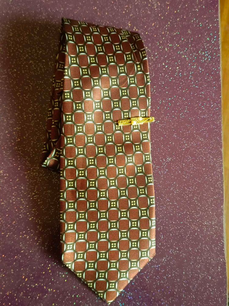 Tie