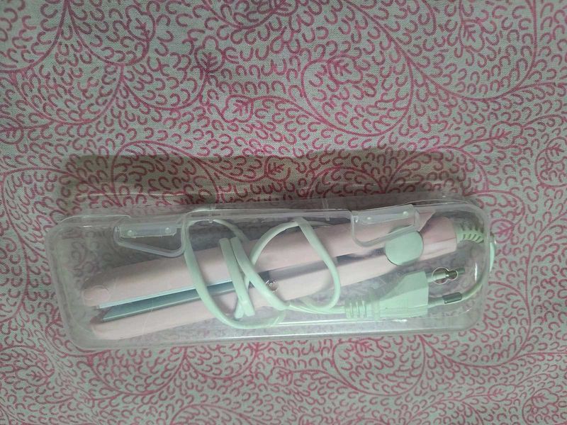 NEW MINI HAIR STRAIGHTENER