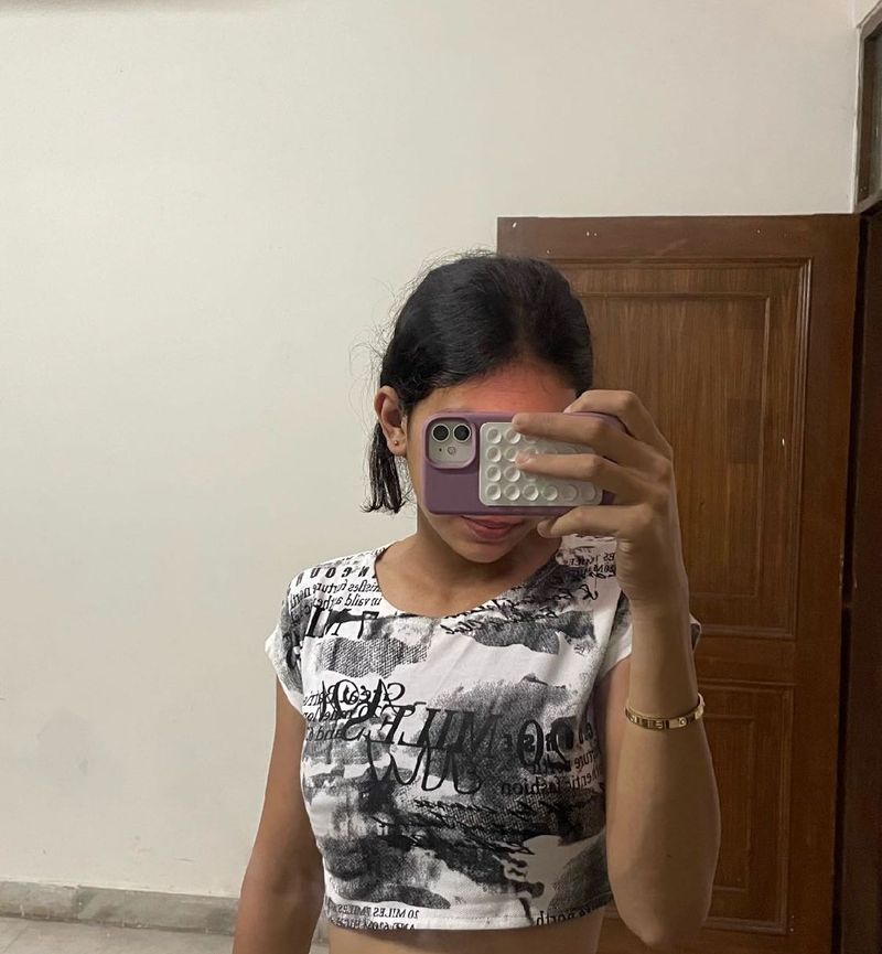 Trendy Graphic Print Crop Top