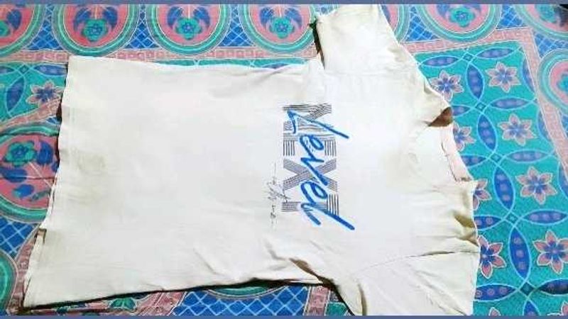 T-shirts for women and man ll next level vintage c